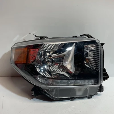 2014 2015 2016 2017 OEM TOYOTA TUNDRA HEADLIGHT RIGHT PASSENGER W/LED | RH Foto 1 de 4