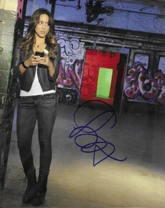 Chloe Bennet authentisch signiertes Farbfoto 8 x 10 Satin Marvel Agents of Shield Echtheitszertifikat - Bild 1 von 1