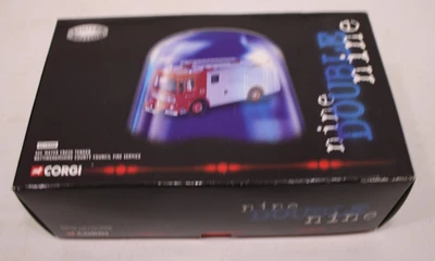 Edición limitada. Corgi 9 Doble 9 - AEC Water Crash Tender Nottinghamshire Fire CC10306 Foto 1 de 4