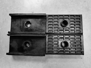 4 x TOYOTA COROLLA KE10 KE15 KE20 KE25 TE27 KE30 TE37 REAR SPRING SADDLE RUBBERS - Bild 1 von 1
