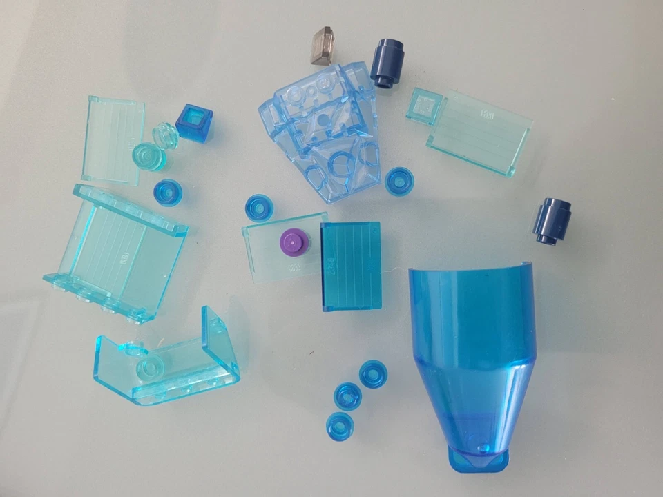 LEGOS SET OF 22 BLUE TRANSLUCENT PIECES LIGHTS! WINDOWS!+ - Image 1 of 3