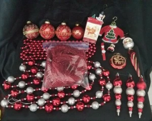 16 Piece Christmas Decoration Lot Red & Silver Garland, Weave, Ornaments - Bild 1 von 6