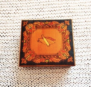 Wooden Vintage Tobacco Cigar Cigarette Box PYROGRAPHY AND PAINT - Picture 1 of 8