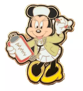 Spilla sanitaria Disney infermiera Minnie Mouse con stetoscopio e clipboard - Foto 1 di 2