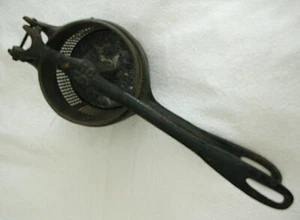 Vintage 2 Pc. Cast Iron & Tin VEGETABLE PRESS Gray Iron Casting Co.11½" Long EVC - Picture 1 of 7
