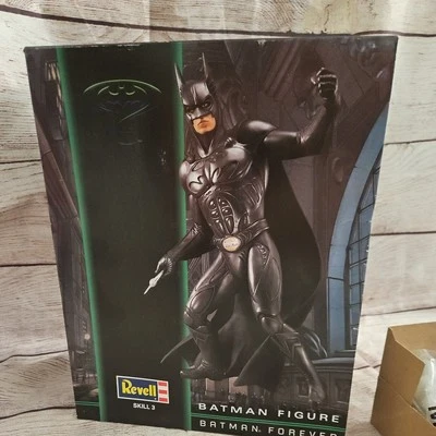 Revell 1:6 Scale Batman Figure Batman Forever - Image 1 of 4