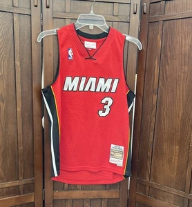 Boys Mitchell & Ness Red Dwyane Wade Miami Heat 2005-06 Jersey - Sz L(14/16) - Picture 1 of 9