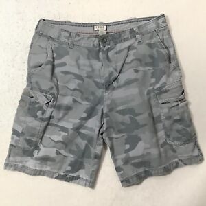 Izod Gray Camo Camouflage Mens Cargo Shorts Size 34 Casual Camping