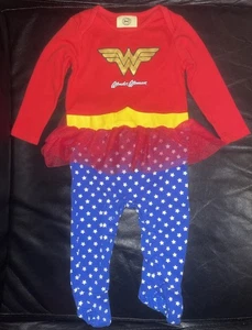 BEBÉ NIÑA 6-9 MESES DC COMICS MUJER MARAVILLA MONO SIN SIGNOS DE DESGASTE - Imagen 1 de 6