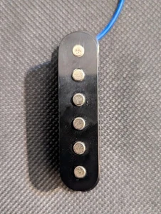 Middle Pickup From A 1992 Washburn Guitar - Picture 1 of 4