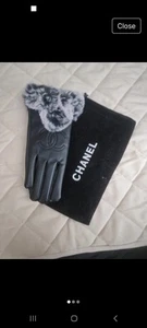 Chanel Gloves With Fur Trim - Picture 1 of 2