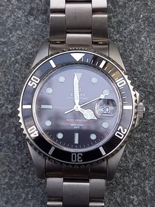 Elgin Diver's Watch 200M Waterproof Black Titanium Solar Used - Picture 1 of 11
