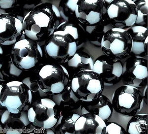 100pcs 8mm bien polis football & cœur rond perles acryliques - Bild 1 von 3