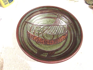 CUENCO DE CERÁMICA VINTAGE RIVE HEAVY ART STUDIO VERDE MARRÓN PESCADO MEDIADOS DE SIGLO MCM - Imagen 1 de 4