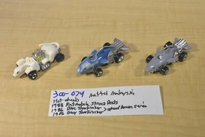 Mattel Hot Wheels White Rat Moblie, Grey Sharkruiser, Blue Sharkruiser (300-074) - Foto 1 di 10