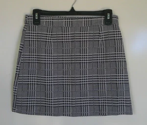 FOREVER 21 Black & White Girls Short Skirt 26 - Picture 1 of 4
