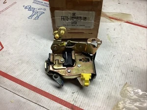 Nos Ford Ranger F67Z-1021812-AB Right Side Door Latch 1998-2003 - Picture 1 of 6
