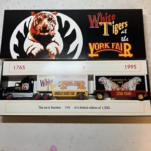 Camión doble cachorro Winross York Fair 1995 White Tigers ~ como nuevo en caja original - Imagen 1 de 5