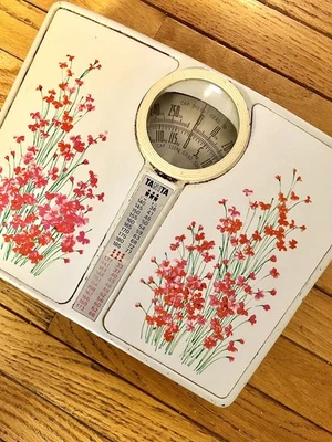 Báscula de baño de metal analógica Tanita vintage diseño floral raro Lbs & Kgs funciona Foto 1 de 4