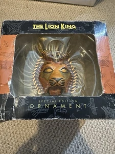 UNGEWÖHNLICHE DISNEY KÖNIG DER LÖWEN SONDEREDITION SIMBA MASKE HÄNGEND ORNAMENT VERPACKT - Bild 1 von 4