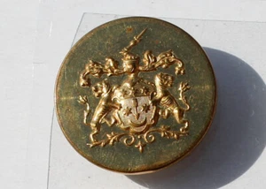 RARE BOUTON UNIFORME MILITAIRE ANCIEN BLASON COURONNE LION LEOPARD, ÉPÉE D:28mm - Bild 1 von 2