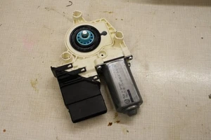 Motore alzavetro posteriore sinistro Skoda Octavia Combi II 1Z 1K0 959 703 J - Foto 1 di 13