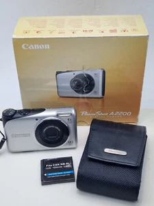 Canon PowerShot A2200 14,1 megapixel fotocamera digitale - argento + custodia batteria - Foto 1 di 11
