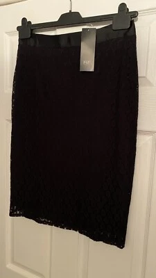 Ladies black Stretch Lace Straight Skirt Size 12 Fit Approx 10/12 - Image 1 of 4