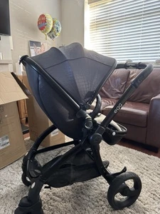 EGG 2 JURASSIC BLACK GOLD LIMITED EDITION PRAM & CARRYCOT BUNDLE - Picture 1 of 7