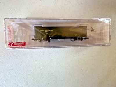 Roundhouse #82901 N 50' Express Reefer Car-Pacific Fruit Express #631 con estuche- LN Foto 1 de 4