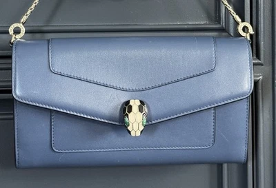 Bolso de mano Bvlgari azul Serpenti Forever cartera con cadena de cuero Foto 1 de 4