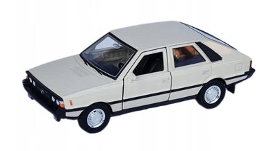 Welly FSO Polonez 1500 MR 78 Cream scala 1:34 1:39 modellino auto... - Immagine 1 di 4
