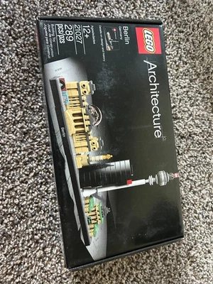 LEGO ARCHITECTURE: Berlin (21027) - Image 1 of 2