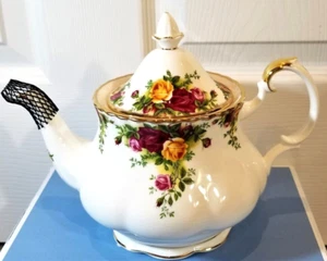 Royal Albert Old Country Roses Large Teapot Brand with Tag - Picture 1 of 9