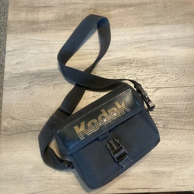 Estuche de Transporte Bolsa de Cámara Suave Kodak Vintage con Correa Hecho en Taiwán Buen Estado Foto 1 de 4