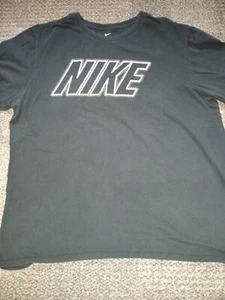 Nike T-Shirt Herren X-Large schwarz Grafik Logo kurzärmelig sportlich geschnitten - Bild 1 von 6