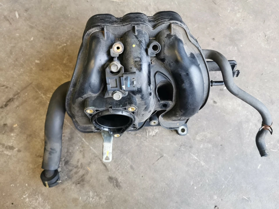 Citroen C1 2010 1.0 1KR Inlet Manifold - 1KR Intake Manifold - Toyota Aygo, 107 - Image 1 of 4