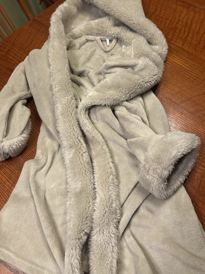 Халат с капюшоном кремовый подростковый Pottery Barn - отсутствует галстук - маленький - Изображение 1 из 4