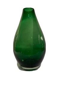 CRATE & BARREL EMERALD GREEN VASE MADE IN POLAND - Picture 1 of 8