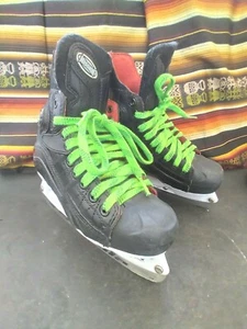 MISSION PURE FLY YOUTH HOCKEY SKATES SIZE 4.5 EA  - Bild 1 von 4