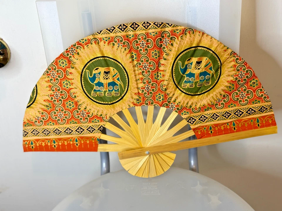 风扇 橙色 橄榄 泰国 折叠 大象 手木 泰国装饰 พัดช้างสีแดงส้ม — 第 1/4 张图片