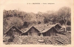 Comores - MAYOTTE - Cases indigènes - Cliché John Baptist - Ed. Issoufali 20 - Foto 1 di 2