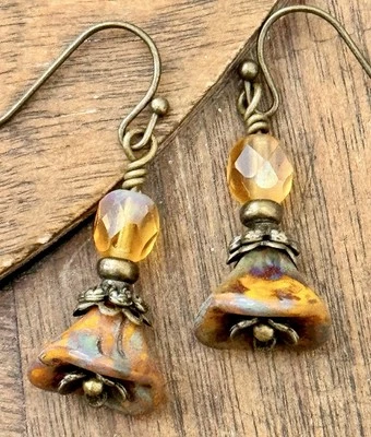Pendientes Campana de Cristal Checo Bronce y Naranja Terroso. Foto 1 de 3