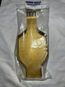 Team Associated 6300 Chassis Rc10 Goldpan New Old Stock 2012 Classic ReRe - Picture 1 of 3