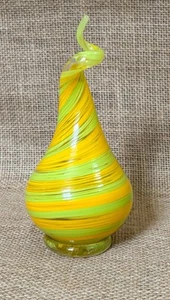 Figura fermacarte decorazione vetro artistico a righe giallo verde a forma di pera stravagante - Foto 1 di 8