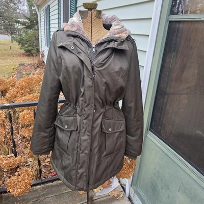 London Fog Parka Jacket Double Zipper Drawstring Waist Size M Army Green Fur  - Image 1 of 4
