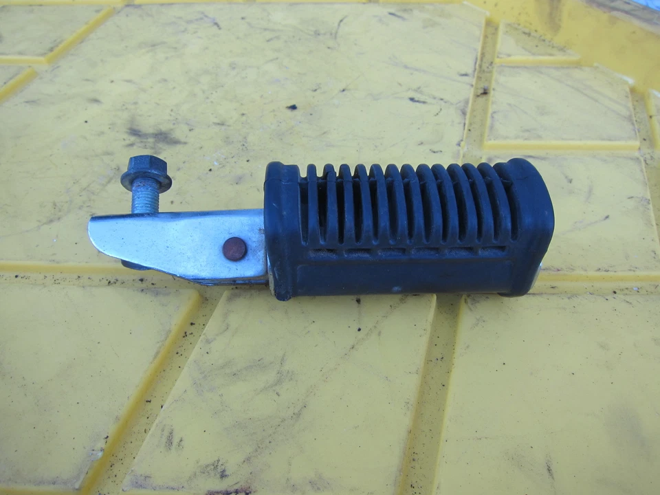 1982 Suzuki GS1100GL OEM APOIO PARA OS PÉS PEG STEP - Imagem 1 de 1