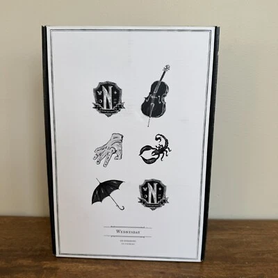 Juego de 6 adornos de granero de cerámica miércoles Navidad decoración de Halloween nuevo Foto 1 de 4