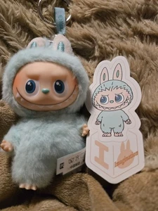 Pin Pop Mart Labubu Naranja Monstruos por Amor – Letra "I" Confirmada Auténtico  - Imagen 1 de 4