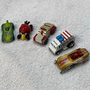 Lotto di 5 auto giocattolo pressofuse miste casuali veicoli Hotwheels Matchbox - Foto 1 di 3